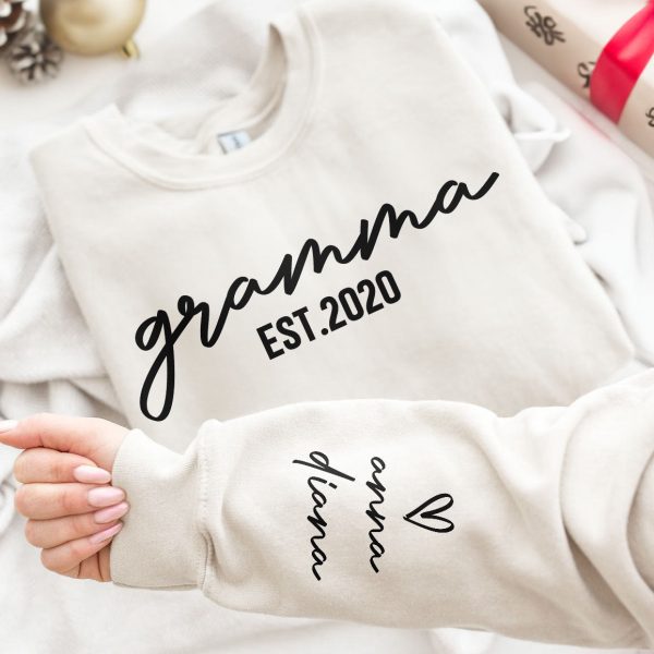 Grandma-Est-Custom-Name-Personalized-Sweatshirt_1.jpg Grandma-Est-Custom-Name-Personalized-Sweatshirt_1.jpg